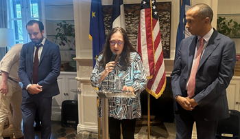 Evelyne Bornier delivering acceptance speech for the Chevalier dans l'Ordre des Palmes Académiques award