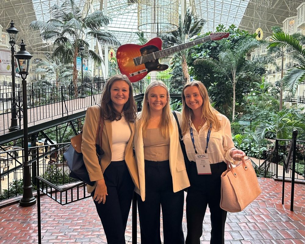 Auburn public relations students at the 2023 ICON conference