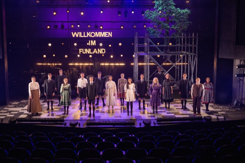 Cast of Spring Awakening on stage